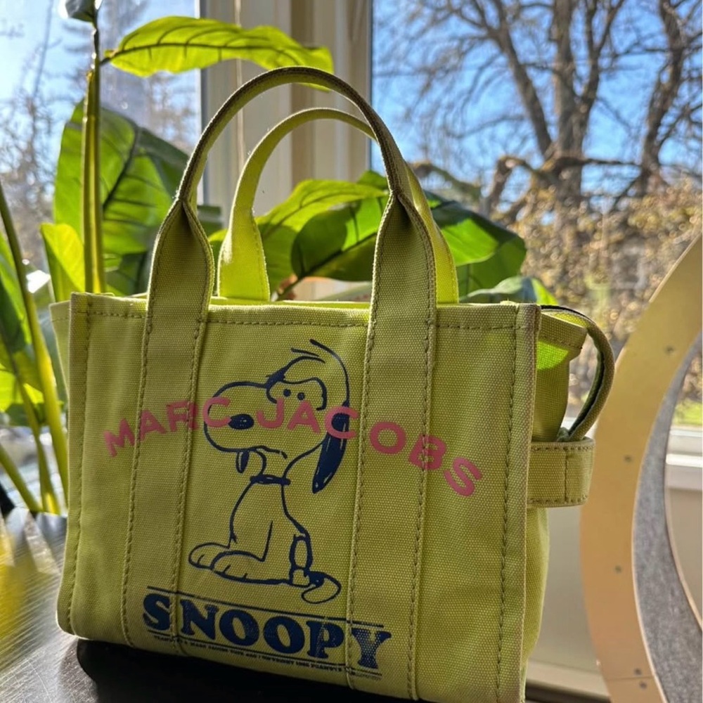 Limited edition Marc Jacobs Green Snoopy Canvas Tote